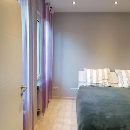 Vollmobilierte 2-zimmerwohnung Zu Vermieten... *