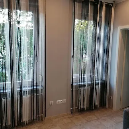 Vollmobilierte 2-zimmerwohnung Zu Vermieten...