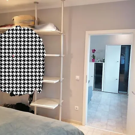 Vollmobilierte 2-zimmerwohnung Zu Vermieten... アパート