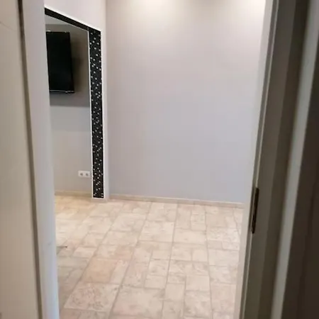 Vollmobilierte 2-zimmerwohnung Zu Vermieten...